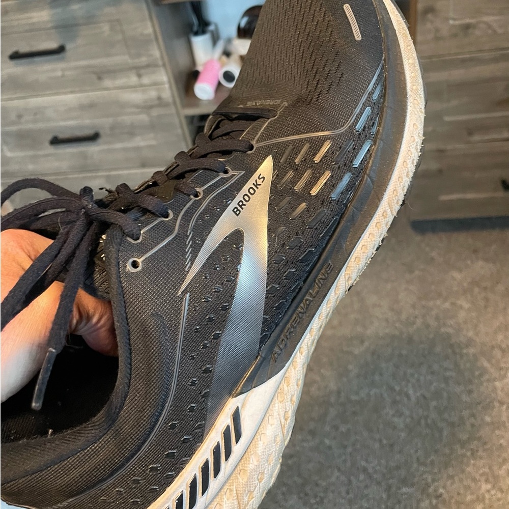 Men’s Brooks running shoe